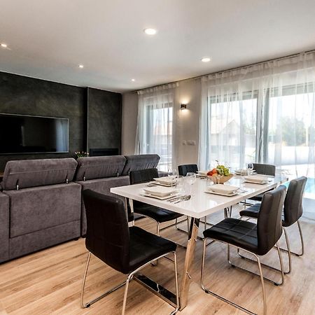 3 Bedroom Beautiful Home In Rastane Donje Donje Rastane Екстериор снимка