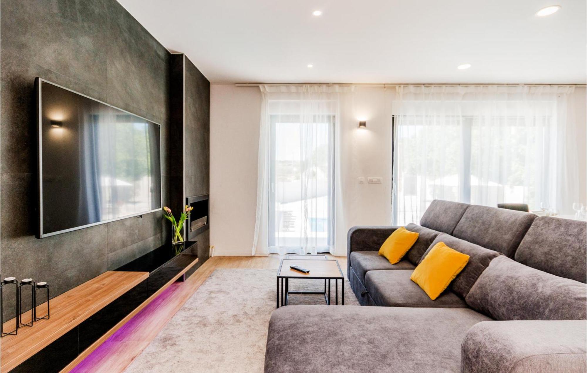3 Bedroom Beautiful Home In Rastane Donje Donje Rastane Екстериор снимка
